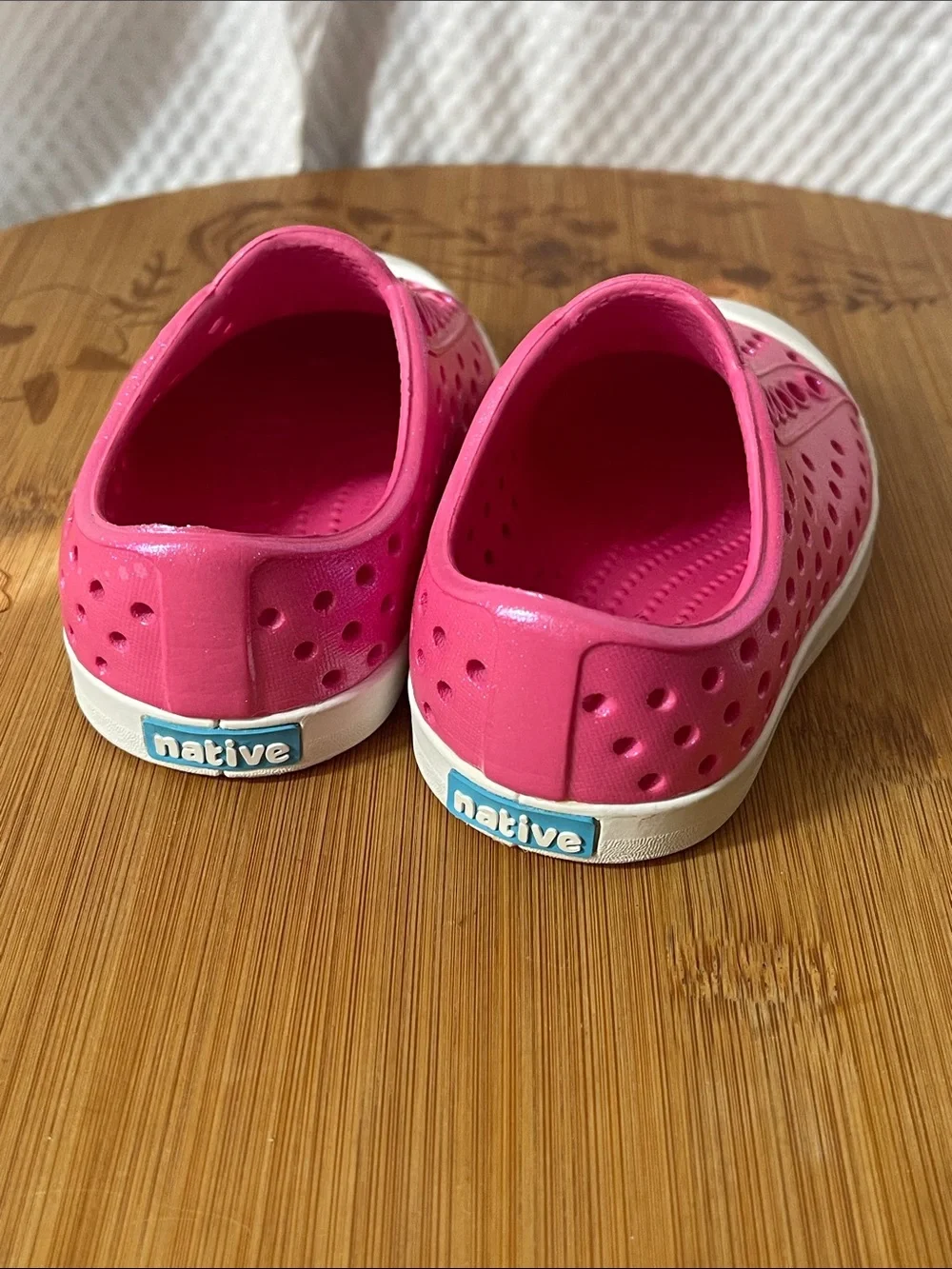Native Kids Jefferson Pink Perforated Slip-On sandals toddler size 4
